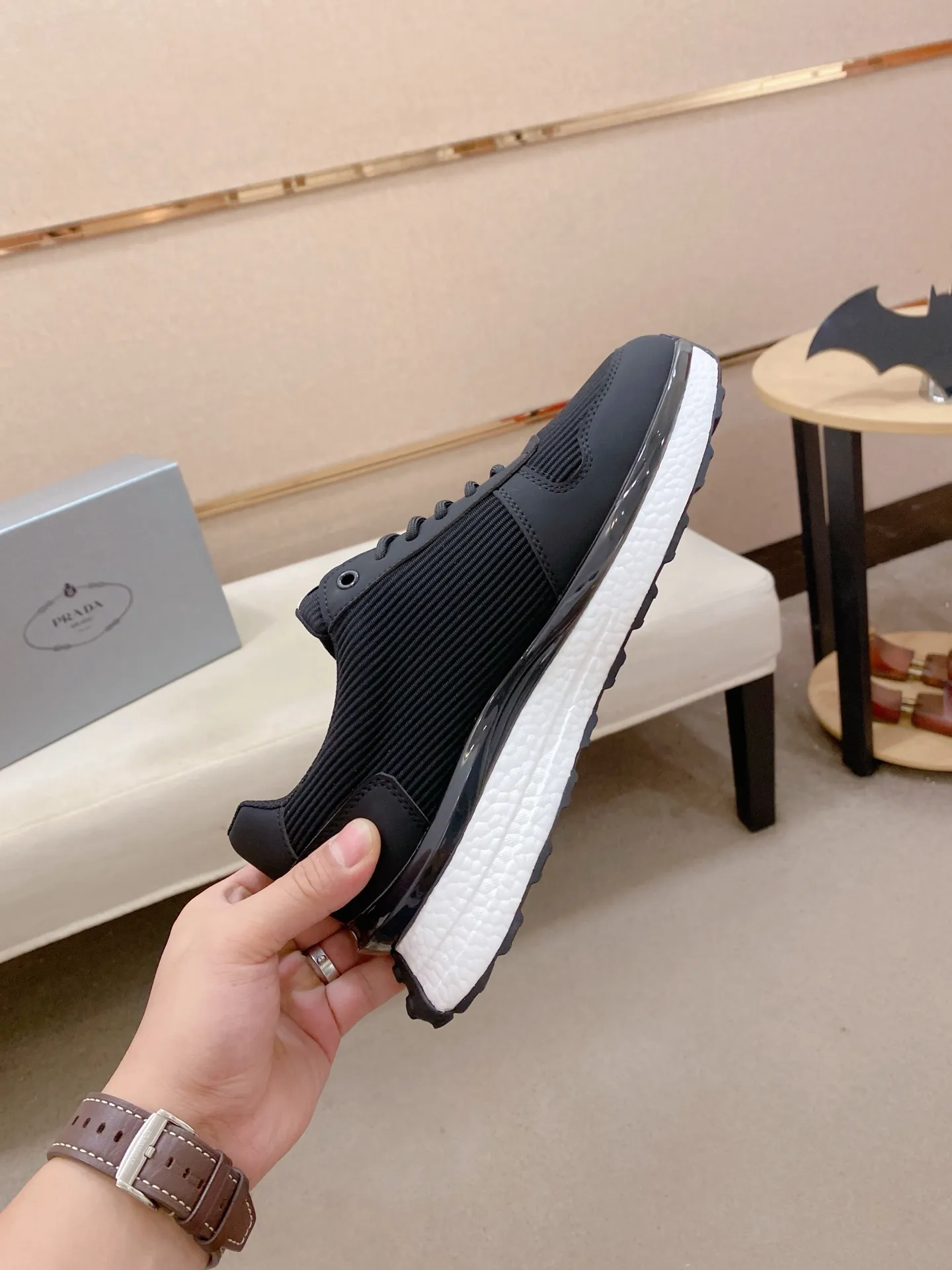 Men's shoes 💰: 462💰 [Prada～Prada] Trendy new styles are on the market. Same style as the official website. Counter quality. Original version. [Strong] [Strong] Imported selected first-layer cowhide. Comfortable and breathable sheepskin lining, fine workmanship, upper layer made of 100% pure cowhide, original last shape, comfortable on the feet, shoe sizes 38 to 44